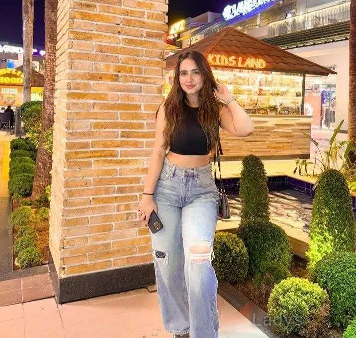 Aalya, 22 years brunette escorts in Kuala Lumpur, height 166 sm, Weight kg