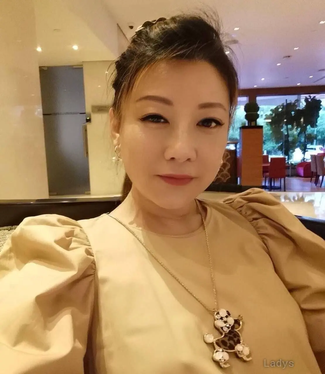 Get rich Sugar mummy and make 6k rm, 40 years brunette escorts in Kuala Lumpur, height 138 sm, Weight 56 kg