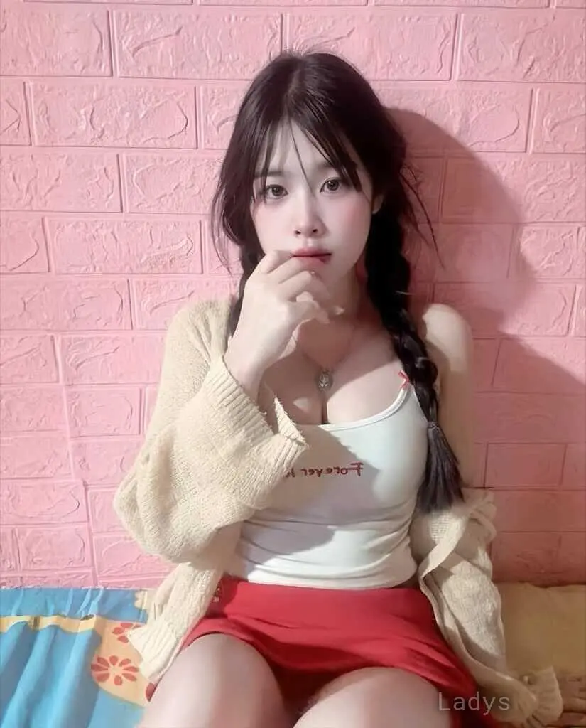 Jinny, 18 years brunette escorts in Kuala Lumpur, height 162 sm, Weight kg