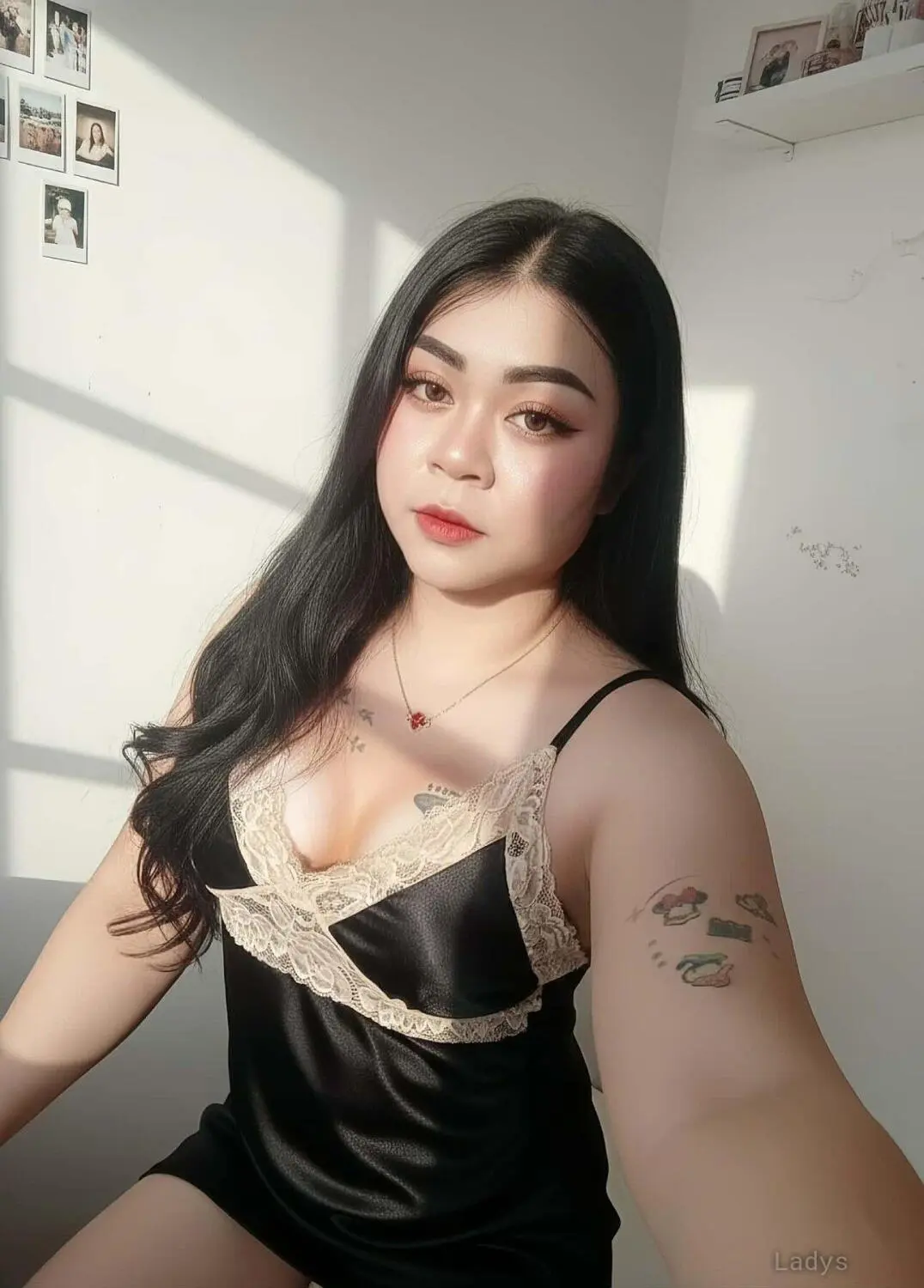 Simmi, 23 years brunette escorts in Kyoto, height 154 sm, Weight  kg