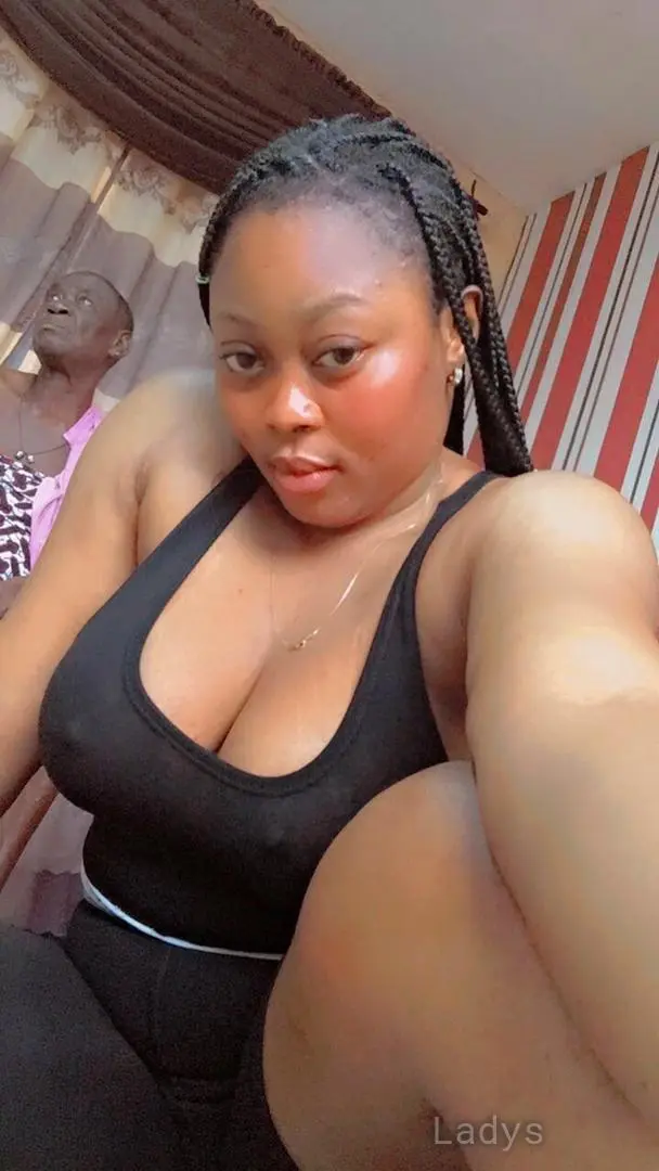 Emelda, 28 years brunette escorts in Lagos, height 152 sm, Weight  kg