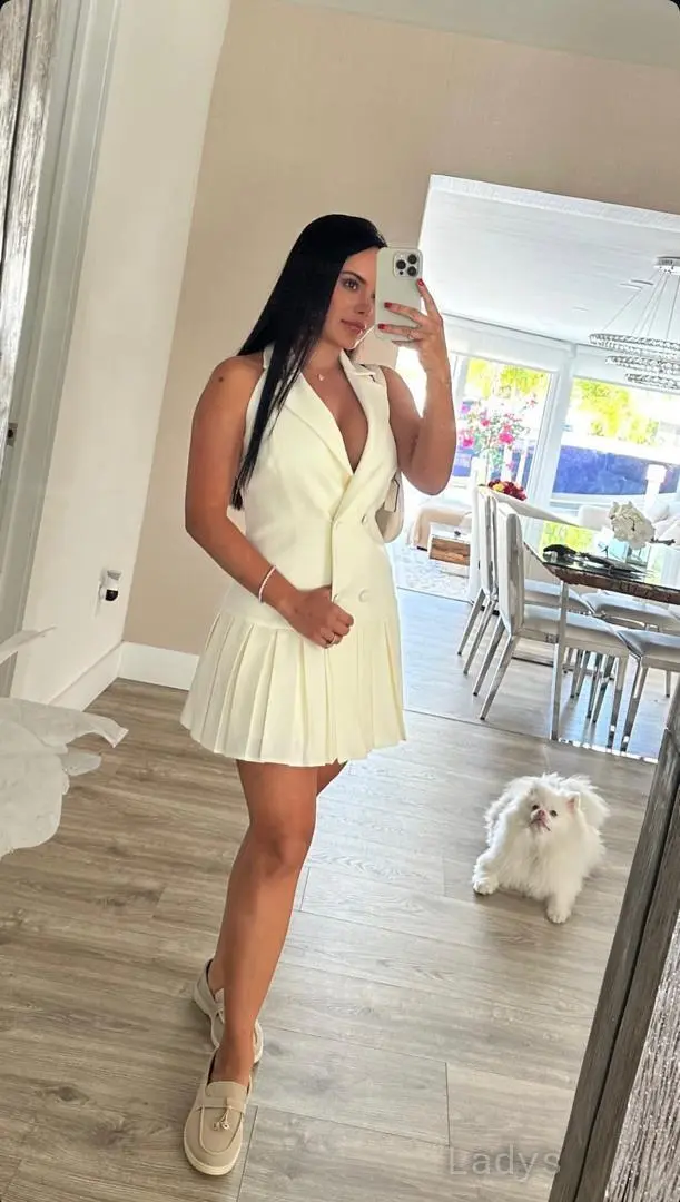 Camila, 28 years brunette escorts in Laguna Beach, height 167 sm, Weight 55 kg