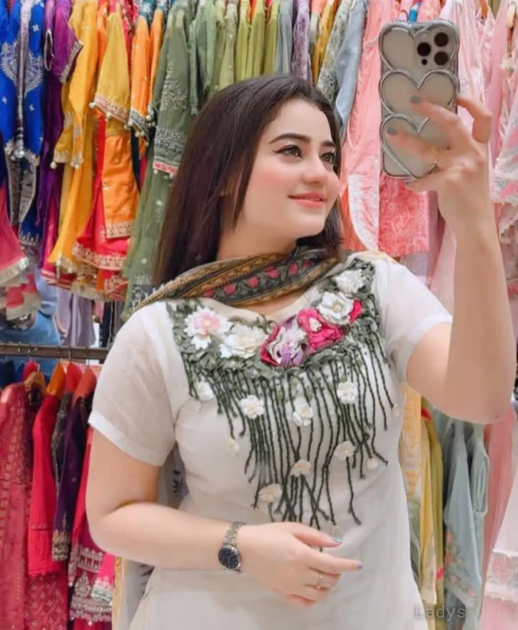 Laiba, 24 years brunette escorts in Lahore, height 168 sm, Weight kg