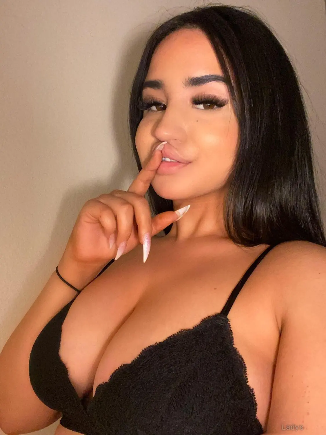 Noelle, 23 years asian escorts girl, height 164 sm, Weight 54 kg, Las Vegas eacort