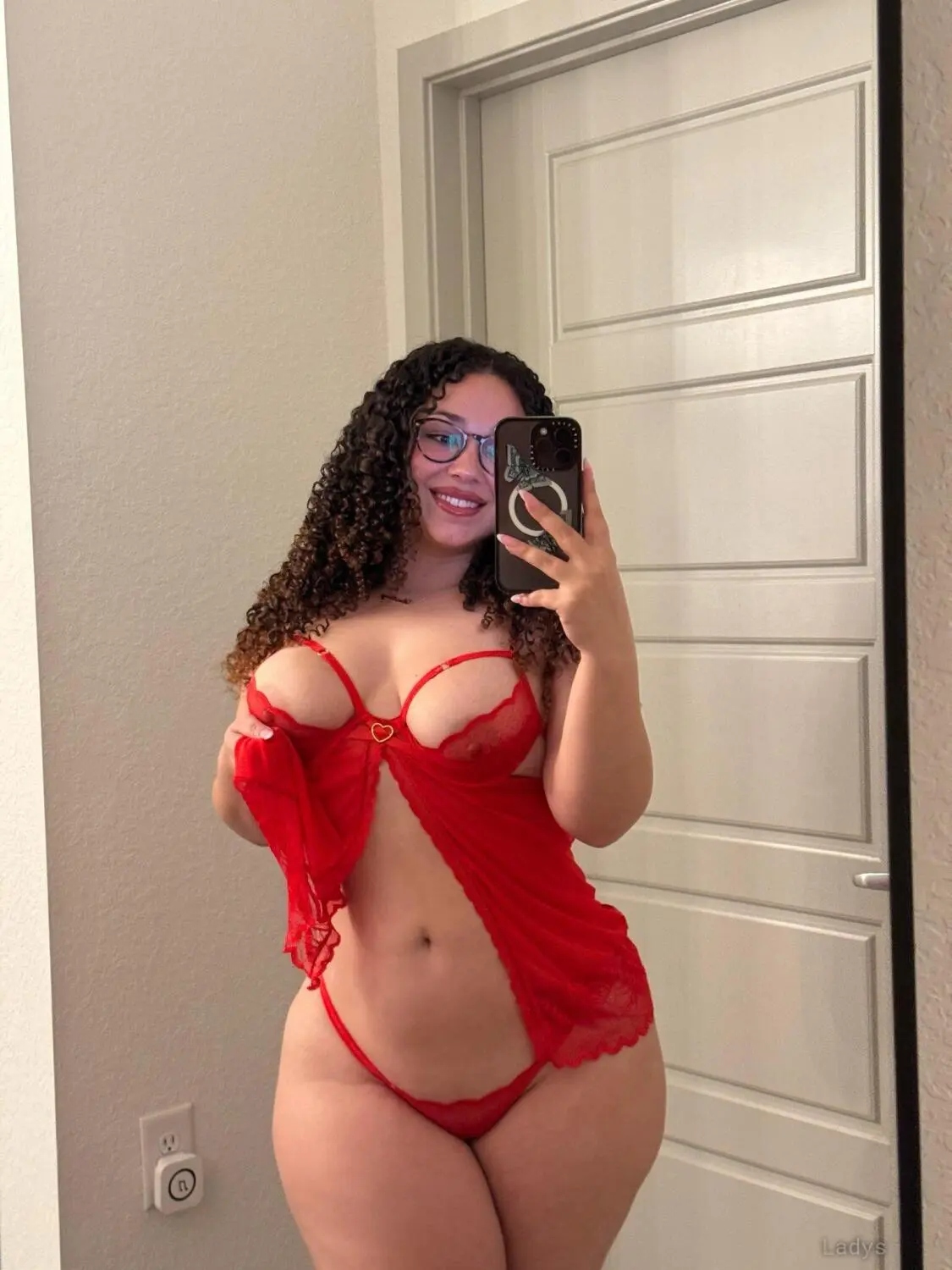 Kendall, 22 years brunette escorts in Lehigh Acres, height 163 sm, Weight 49 kg