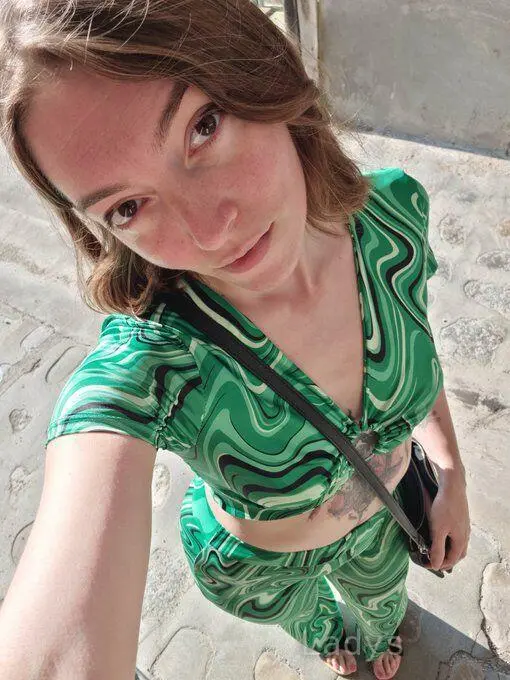 Fille sexy disponible, 23 years beautiful nude Limoges escorts girl, height 175 sm, Weight 55 kg