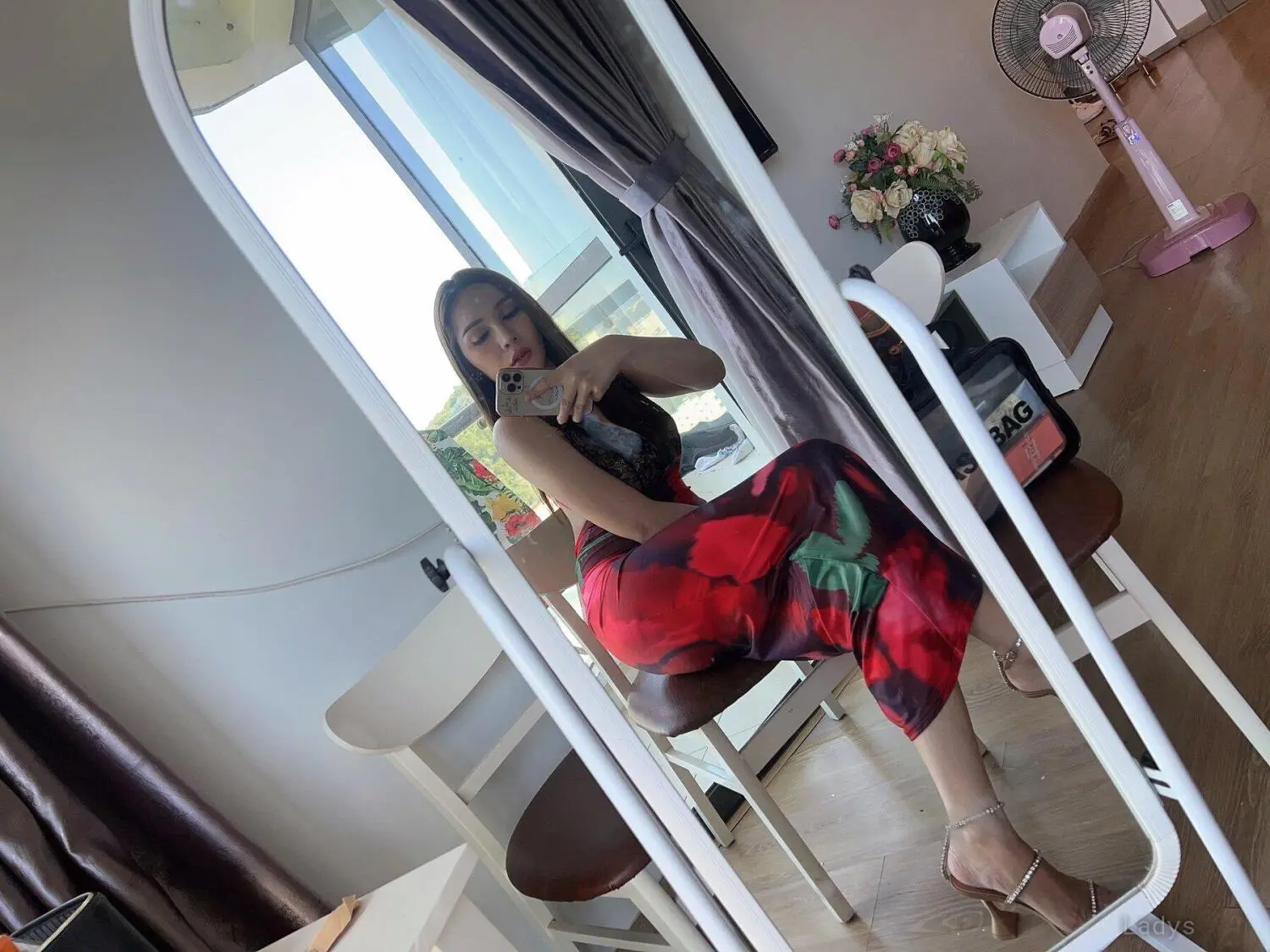 Jada, 25 years brunette escorts in London, height 170 sm, Weight  kg