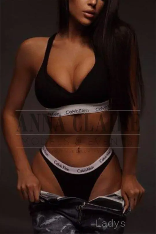 Victoria, 22 years brunette escorts in London, height 176 sm, Weight  kg