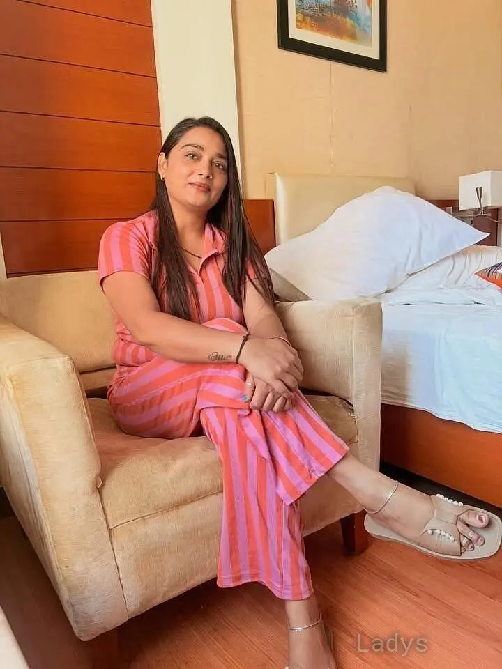 Anyaa, 22 years brunette escorts in Lucknow, height 166 sm, Weight kg