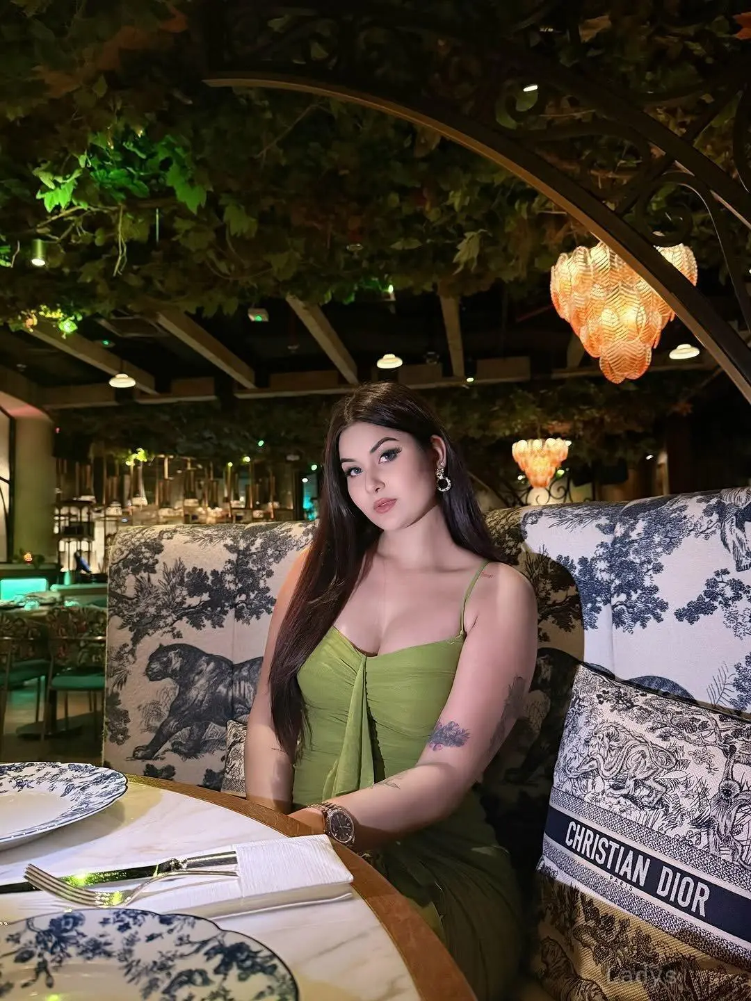 Julie, 23 years brunette escorts in Lucknow, height 155 sm, Weight  kg