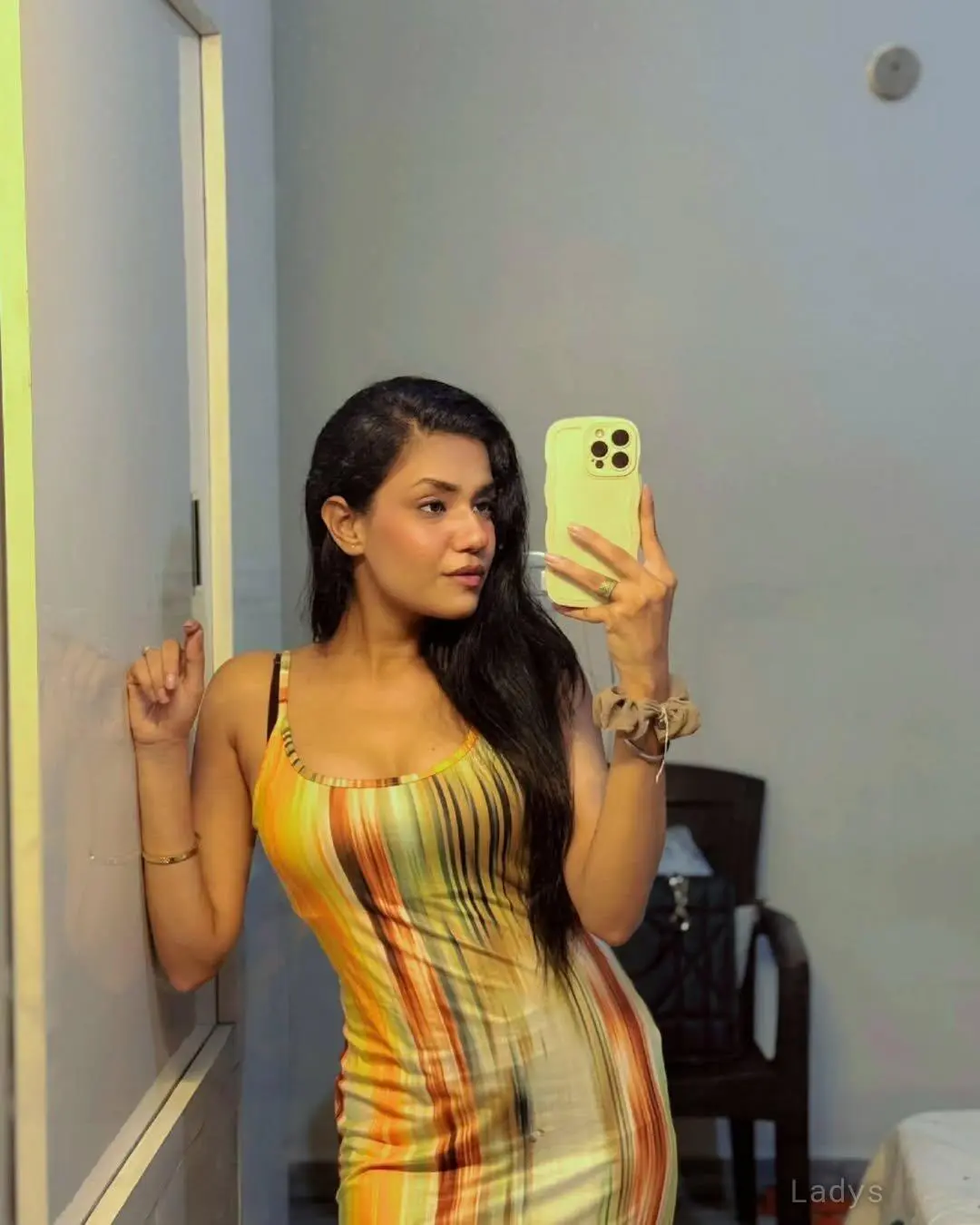 Mel, 25 years brunette escorts in Madurai, height 155 sm, Weight kg