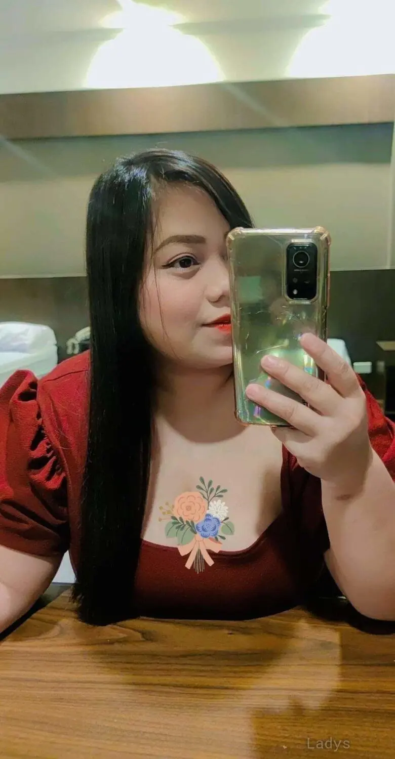 Candice, 28 years brunette escorts in Makati, height  sm, Weight  kg