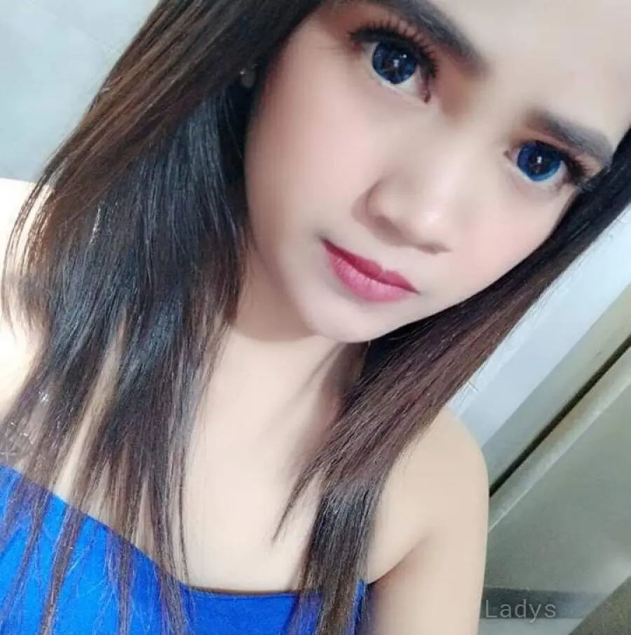 Lilac, 21 years brunette escorts in Makati, height 157 sm, Weight  kg