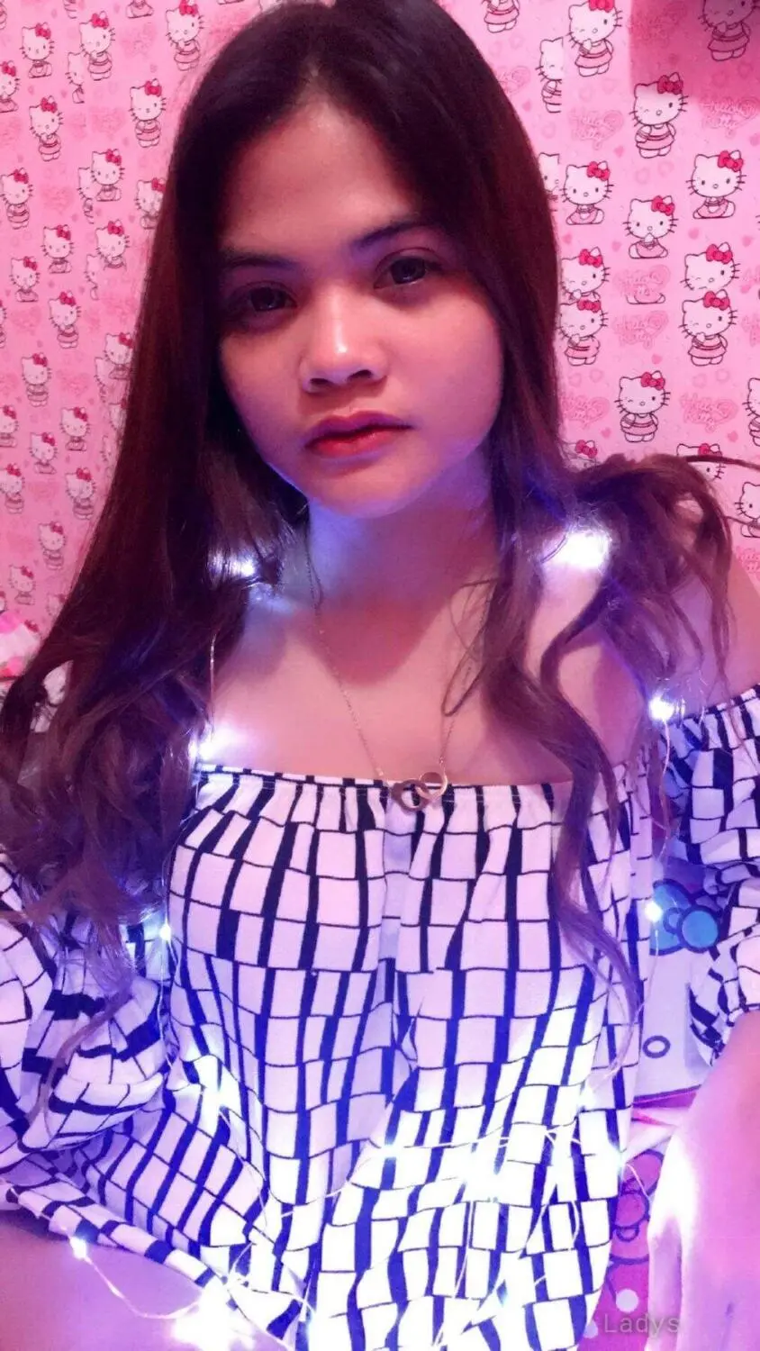 Victoria, 21 years brunette escorts in Makati, height 140 sm, Weight  kg