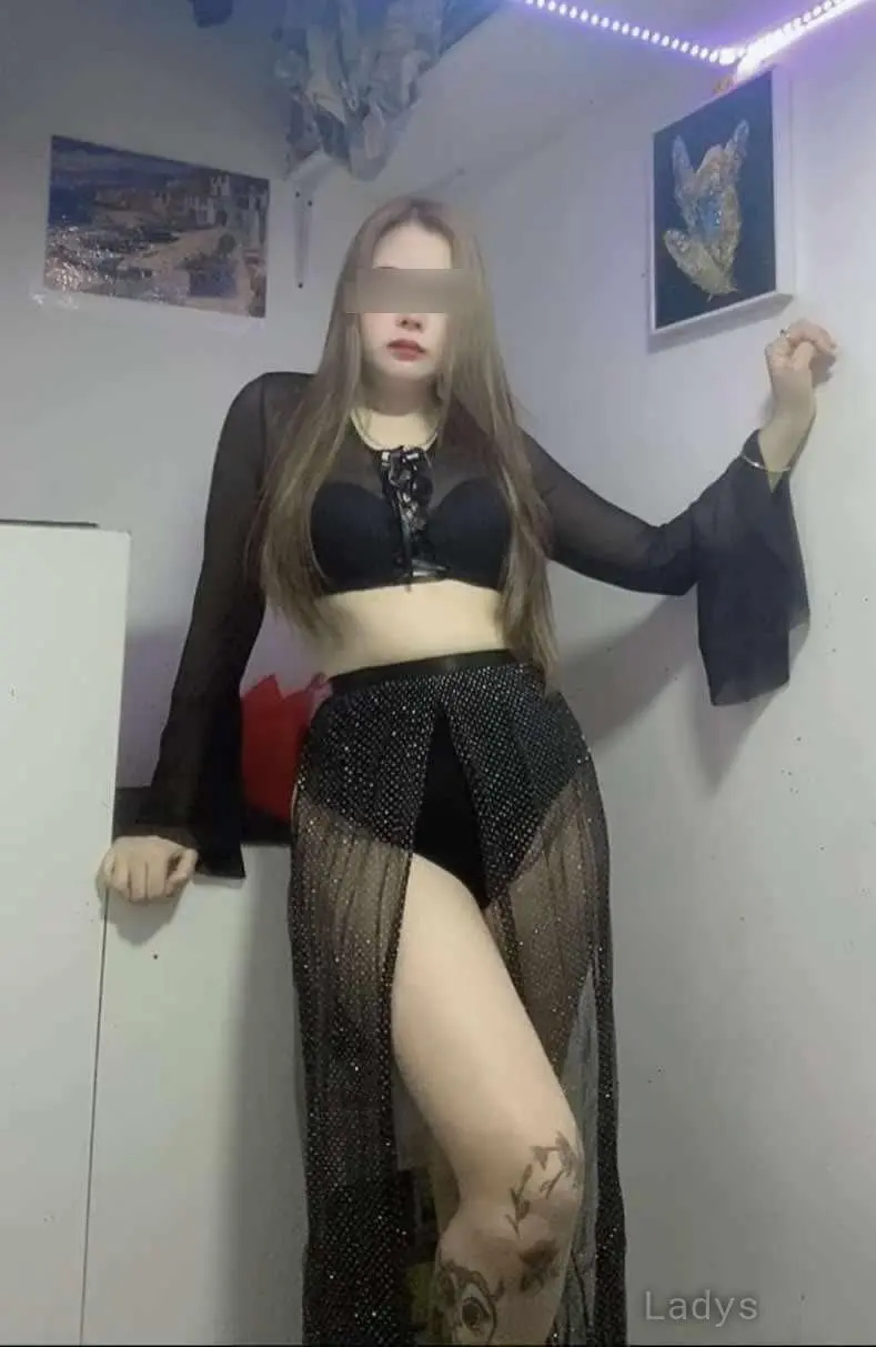 Nicole, 28 years brunette escorts in Maldives, height 168 sm, Weight  kg