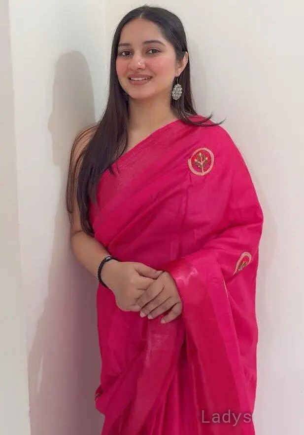 Tanisha, 23 years brunette escorts in Maldives, height 154 sm, Weight  kg