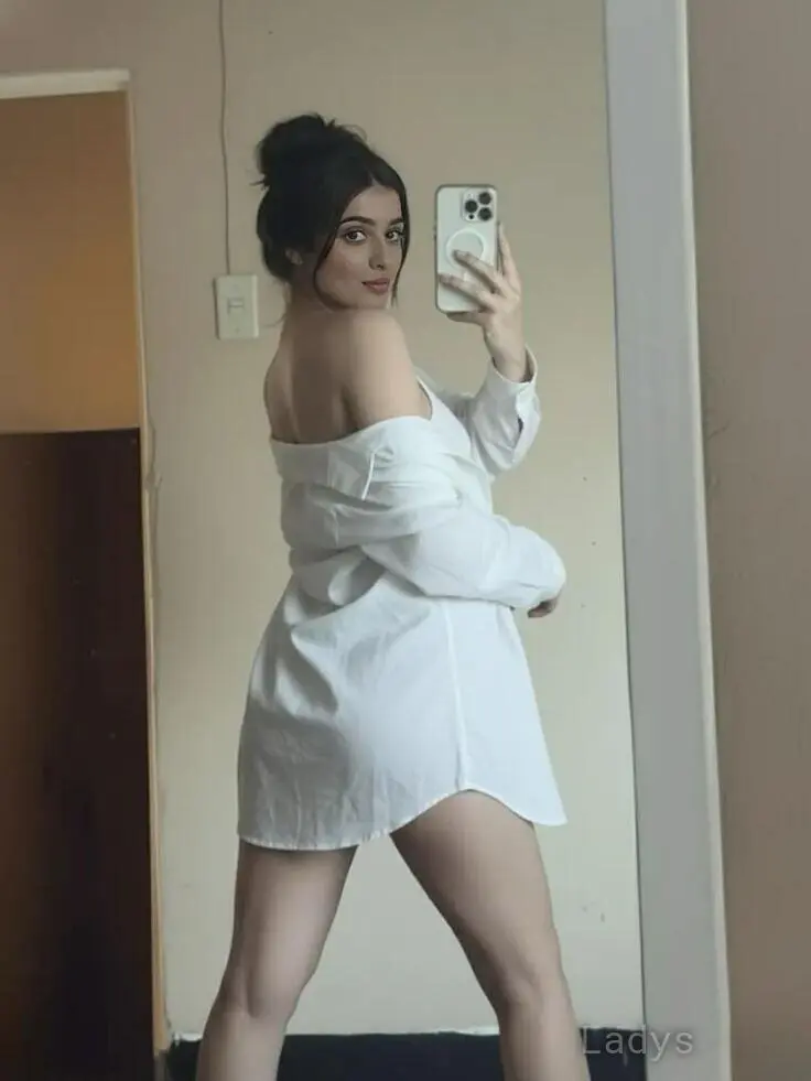 Zinnia, 23 years brunette escorts in Maldives, height 168 sm, Weight  kg