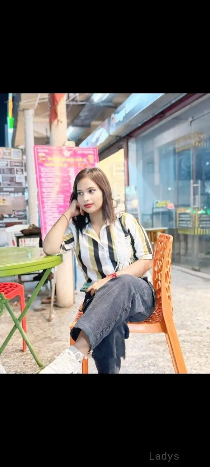 Tanu, 21 years brunette escorts in Manali, height 175 sm, Weight  kg