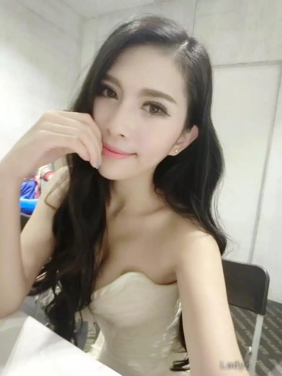 Lily, 22 years brunette escorts in Manama, height 168 sm, Weight  kg