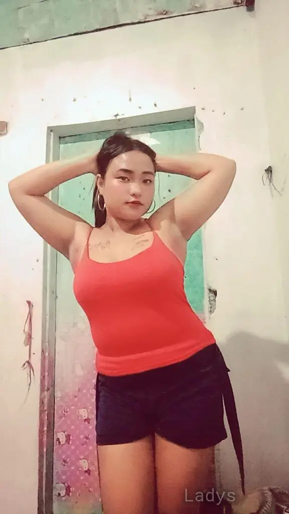 Yushi Kelly,  years brunette escorts in Manila, height  sm, Weight  kg