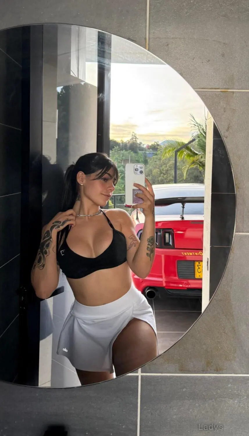 Elena, 26 years brunette escorts in Marseille, height sm, Weight kg