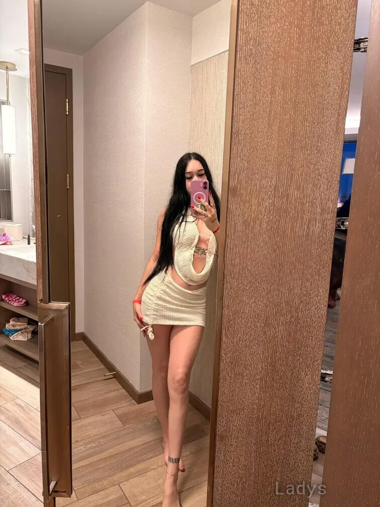Stefany, 24 years brunette escorts in Miami, height 155 sm, Weight 52 kg