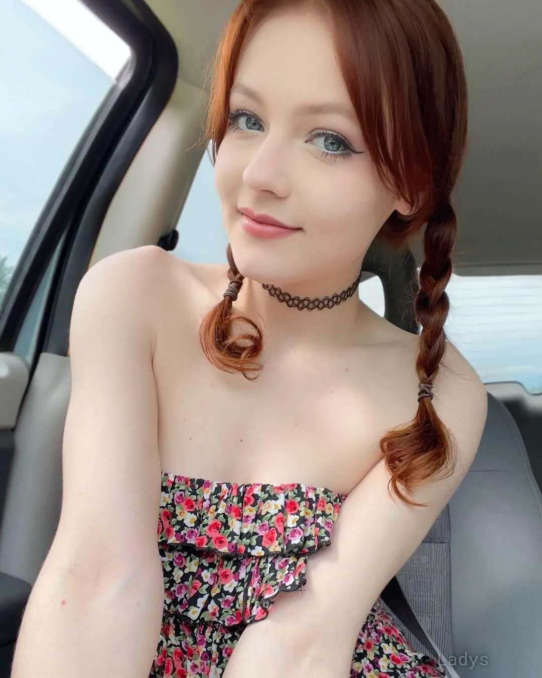 Violetthered, 25 years brunette escorts in Minneapolis, height 155 sm, Weight 48 kg