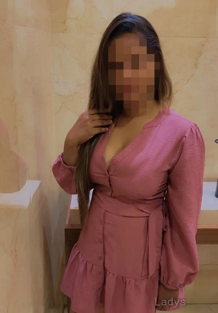 Anaya, 26 years brunette escorts in Mumbai, height 156 sm, Weight kg