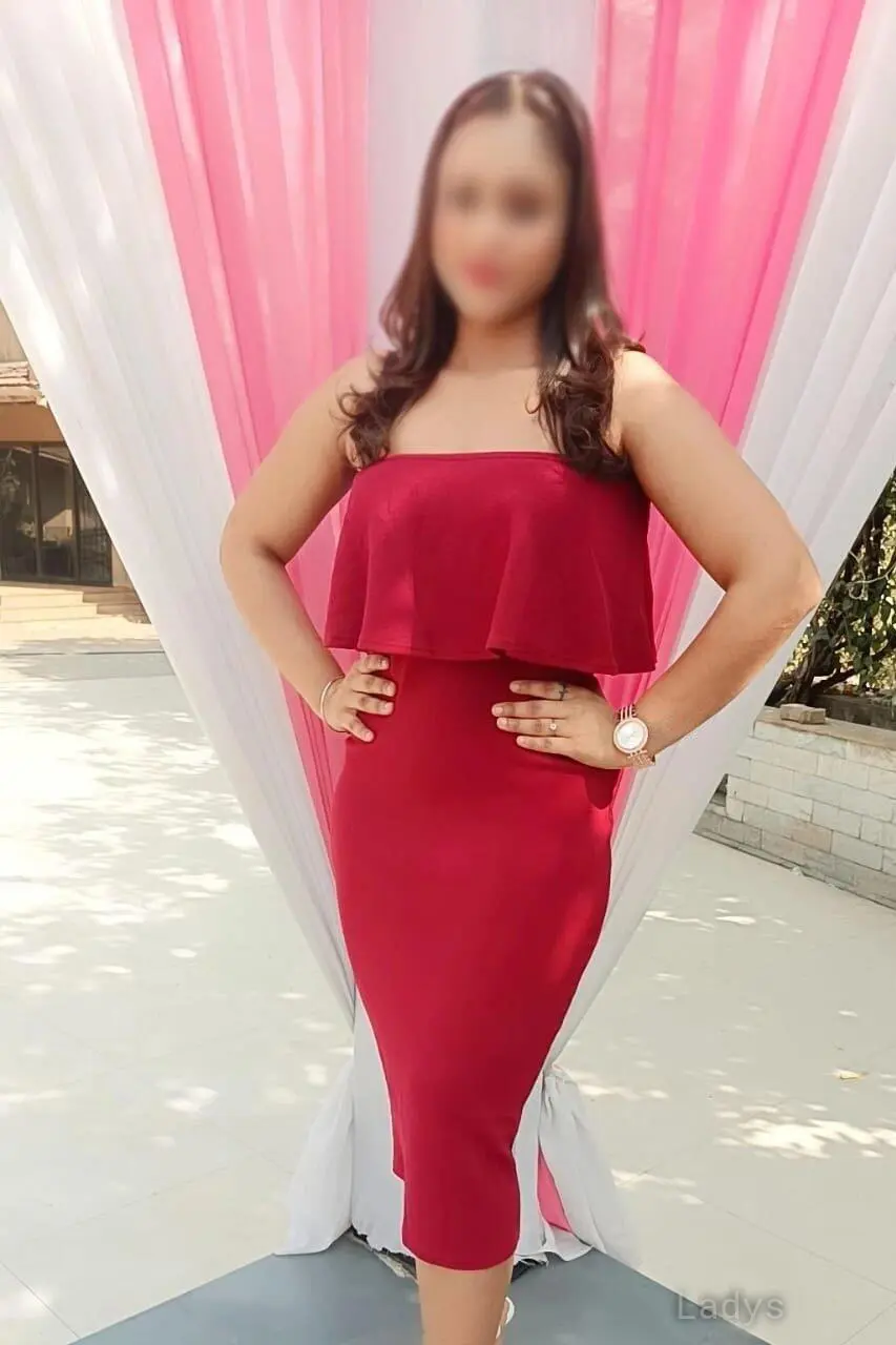 Anjali, 22 years brunette escorts in Mumbai, height 165 sm, Weight kg