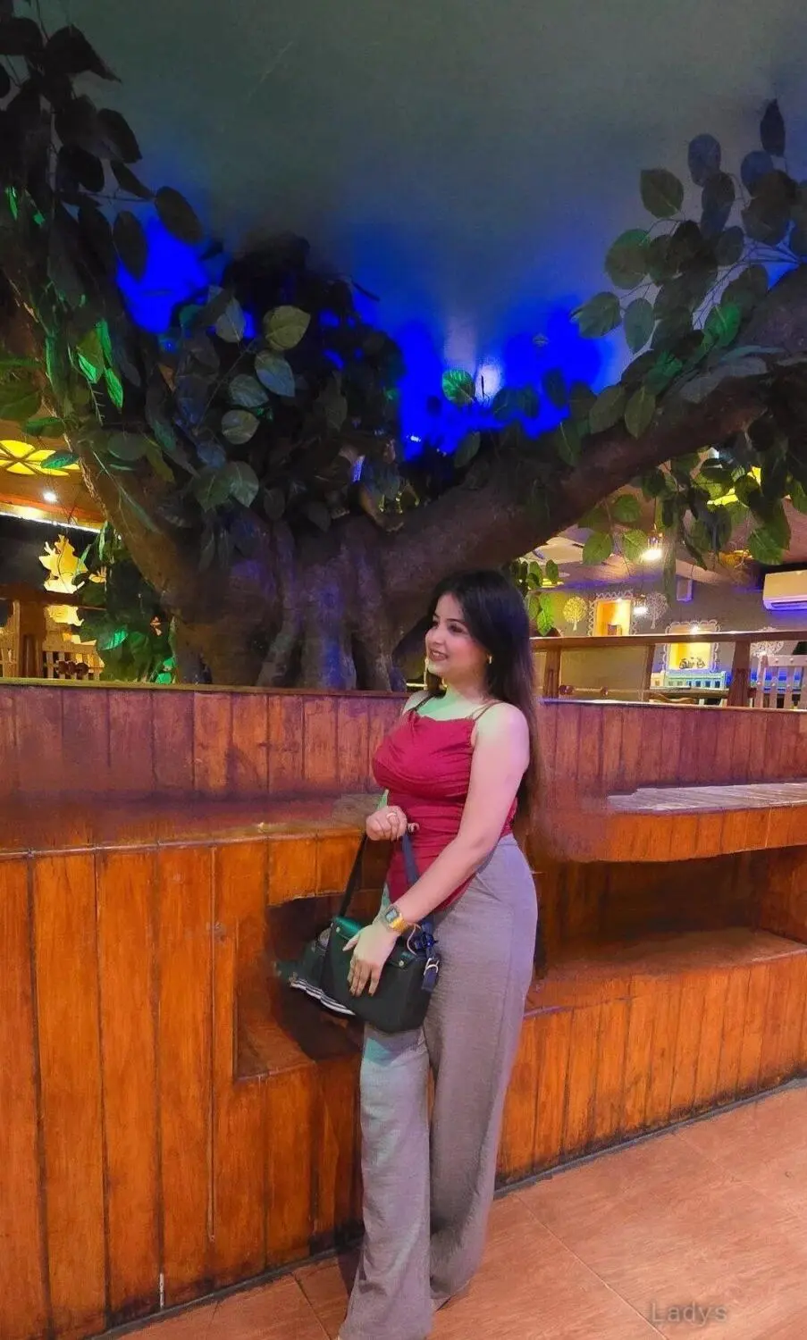 Cordelia, 22 years brunette escorts in Mumbai, height 153 sm, Weight  kg