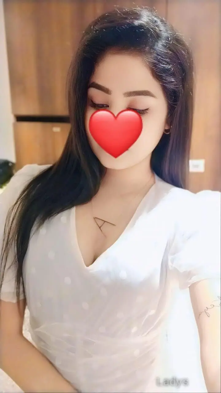 Deepali, years brunette escorts in Mumbai, height sm, Weight kg