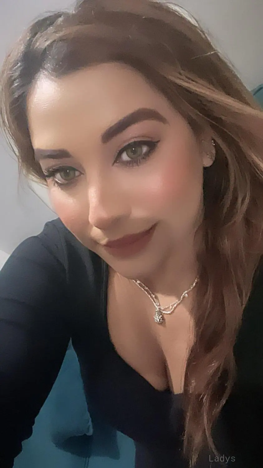 ️Kelly, 26 years brunette escorts in Mumbai, height 165 sm, Weight  kg