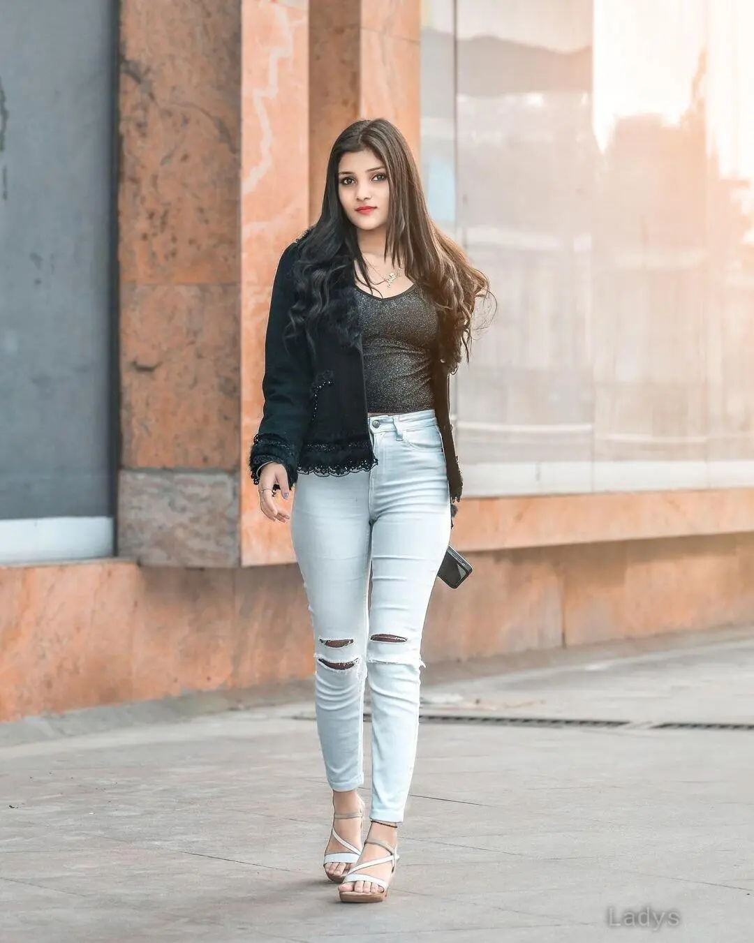 Manisha, 24 years brunette escorts in Mumbai, height 156 sm, Weight  kg