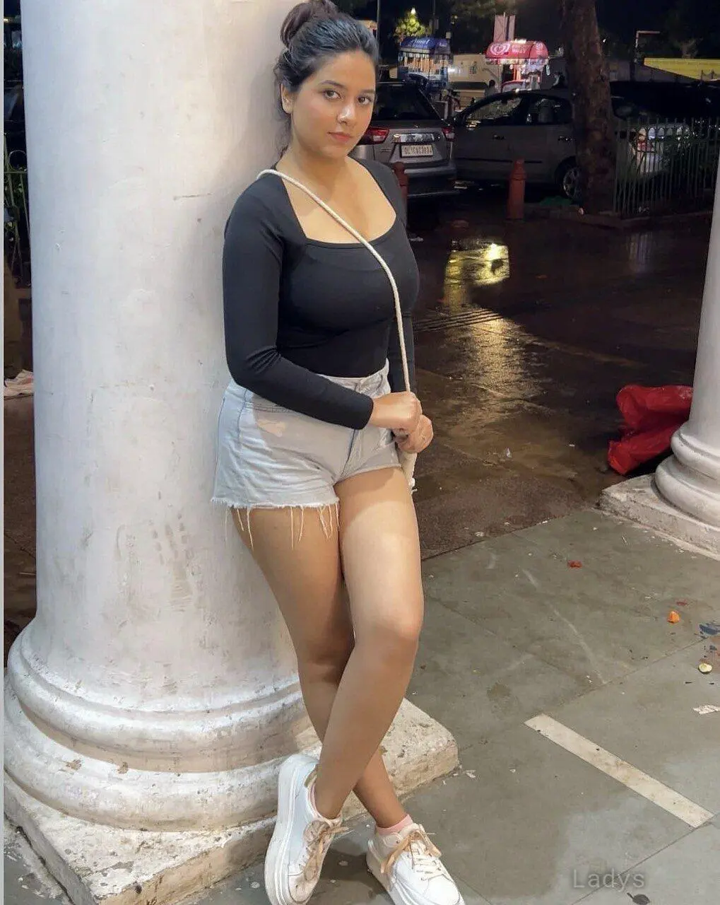 Mayra, 22 years brunette escorts in Mumbai, height 150 sm, Weight kg