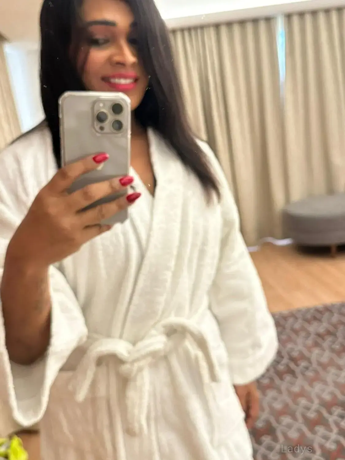 Mehak, 23 years brunette escorts in Mumbai, height 167 sm, Weight 53 kg
