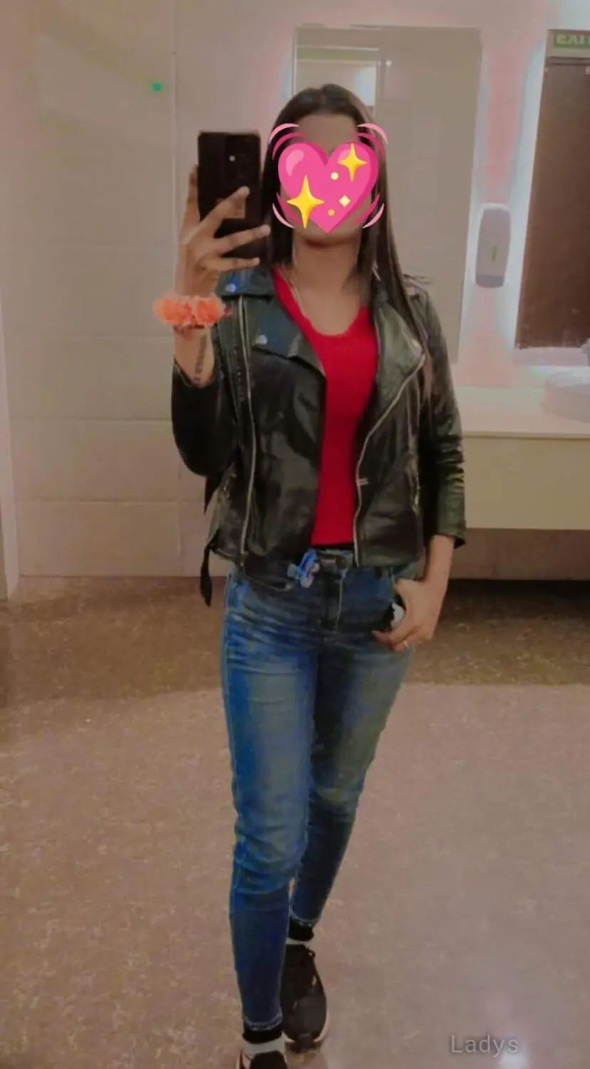 Neha, 22 years brunette escorts in Mumbai, height 154 sm, Weight  kg