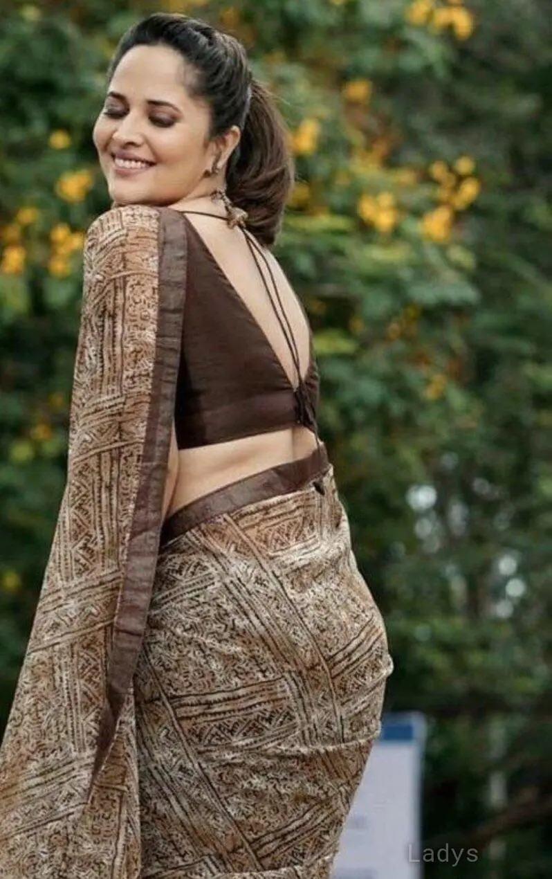 Pradnya, 26 years brunette escorts in Mumbai, height 165 sm, Weight  kg