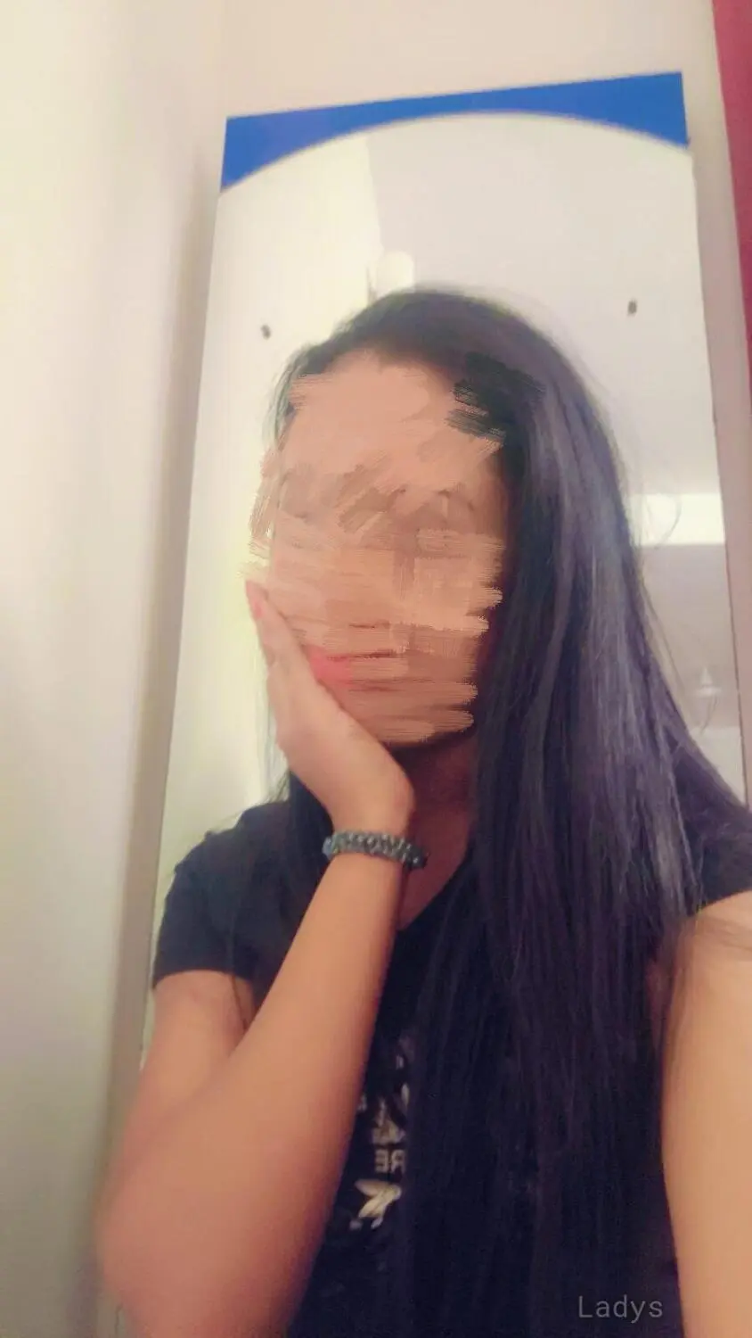 Priya, 22 years brunette escorts in Mumbai, height 166 sm, Weight kg