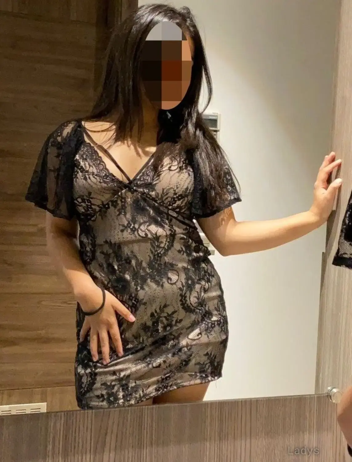 Sanaya, 24 years brunette escorts in Mumbai, height 165 sm, Weight 50 kg