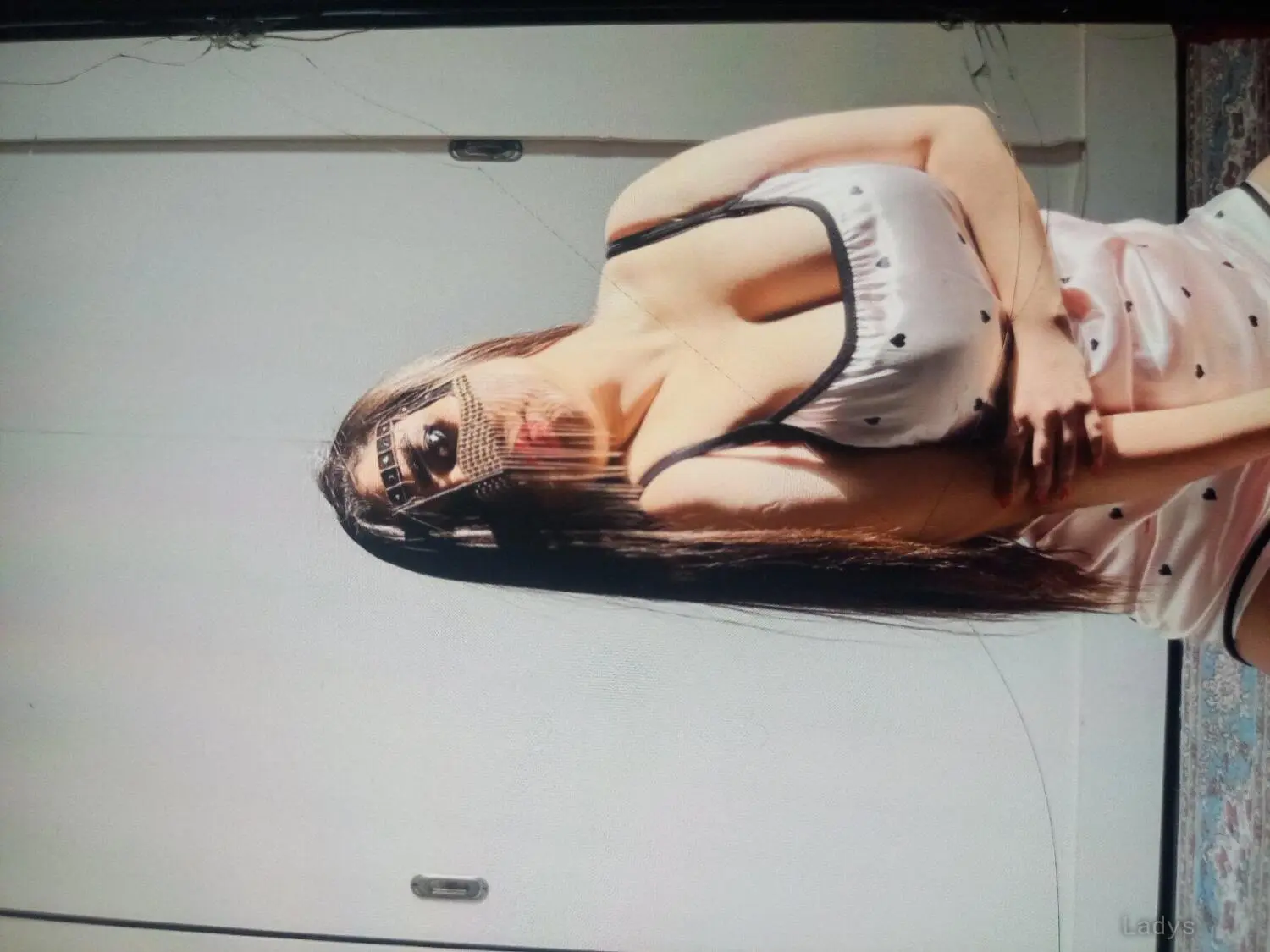 Mona, 24 years brunette escorts in Muscat, height 158 sm, Weight kg