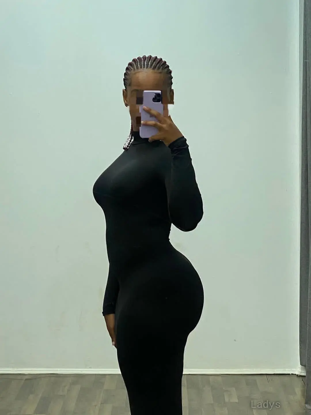 Riley, 22 years brunette escorts in Muscat, height 167 sm, Weight kg