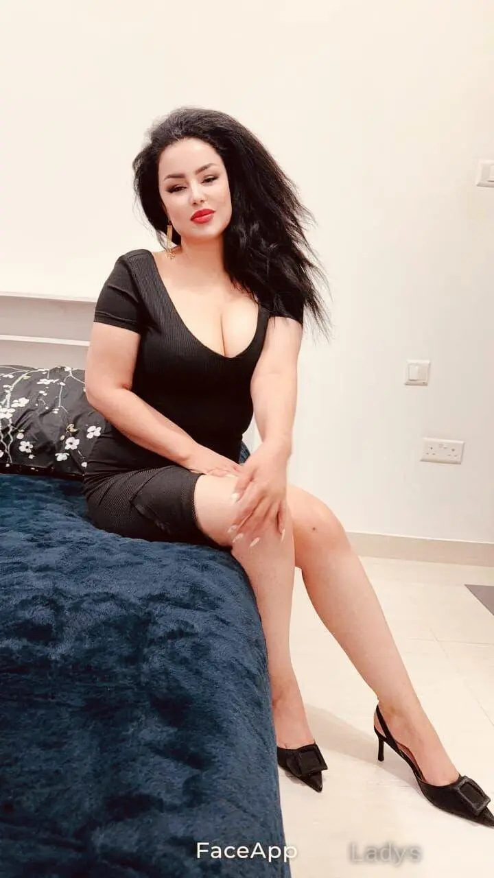 Sonali, 26 years brunette escorts in Muscat, height 165 sm, Weight  kg