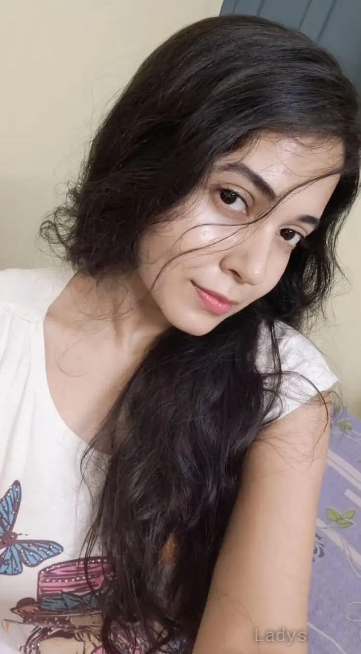 Pretty, 21 years brunette escorts in Mysore, height 154 sm, Weight  kg