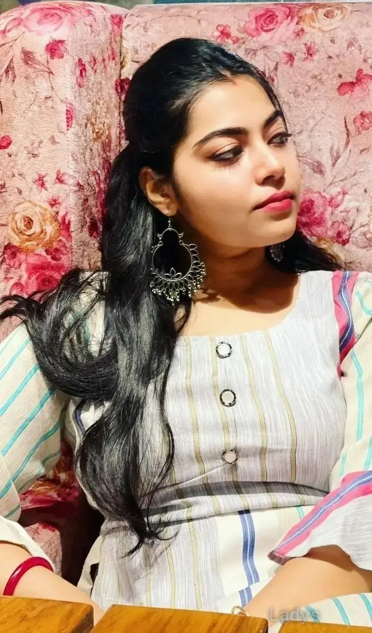 Ramika, 21 years brunette escorts in Mysore, height 153 sm, Weight  kg