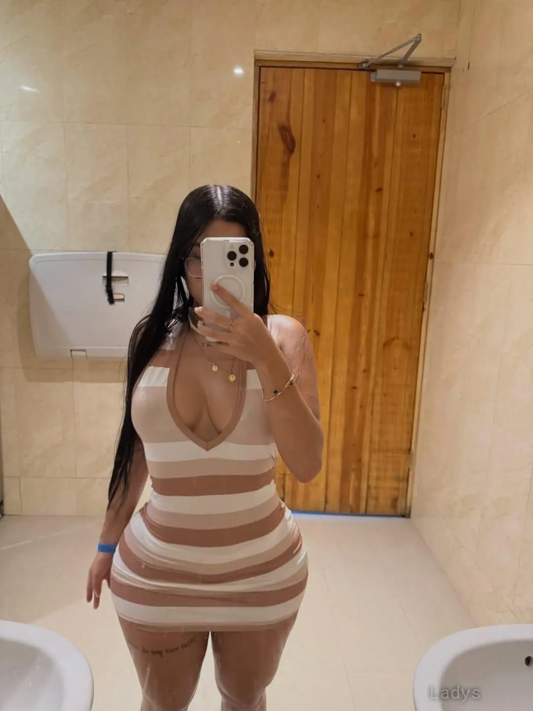 Cyndi,  years brunette escorts in Nagoya, height  sm, Weight  kg