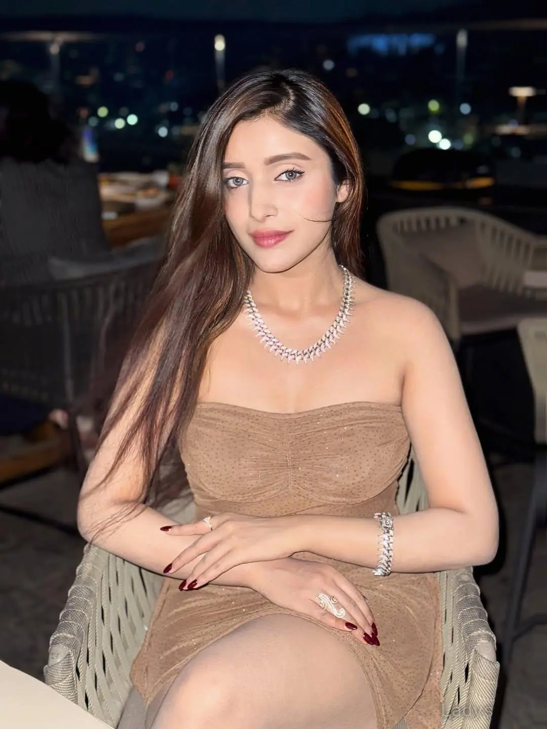 Binita, 23 years brunette escorts in Nagpur, height 154 sm, Weight  kg