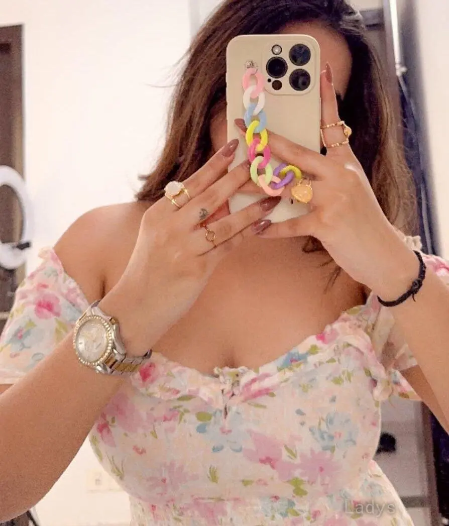 Janvi, 21 years brunette escorts in Nagpur, height 170 sm, Weight  kg