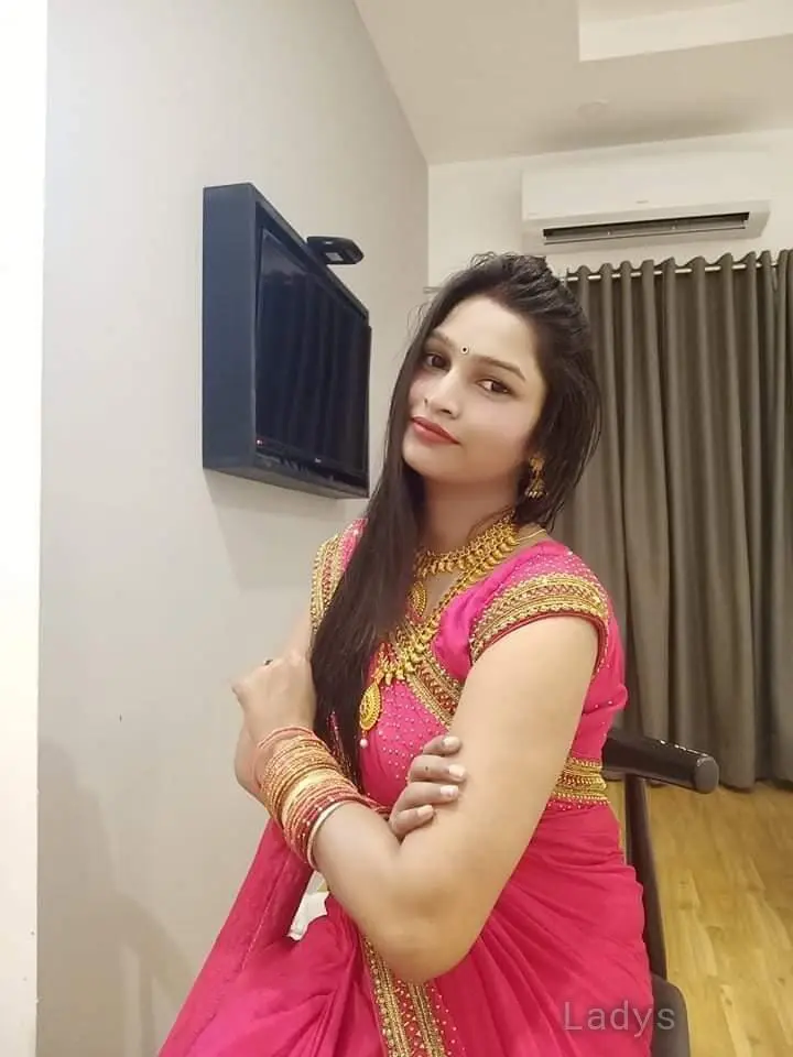 Trisha, 25 years brunette escorts in Nagpur, height 155 sm, Weight  kg