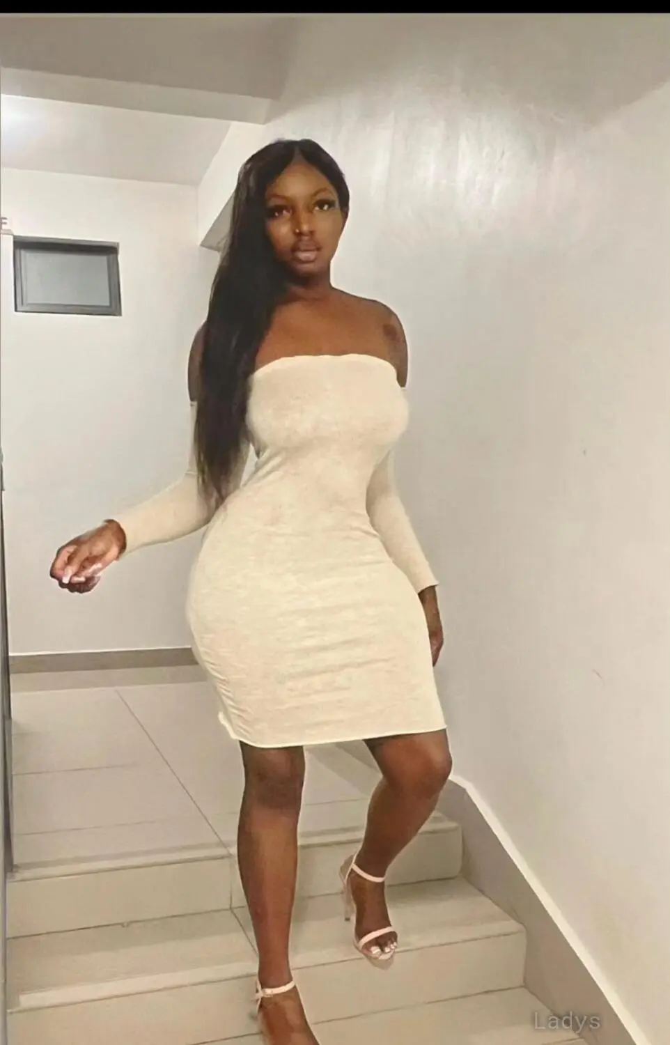 Carletta,  years brunette escorts in Nairobi, height  sm, Weight  kg