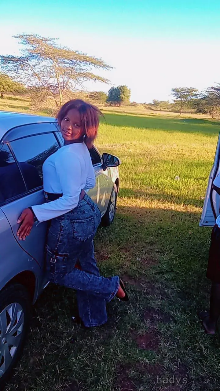 Daisy, 21 years brunette escorts in Nairobi, height 169 sm, Weight  kg